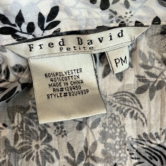 ❤️3/$15❤️ Fred David Petite blouse - Picture 9 of 9
